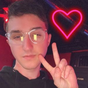 Meet your Posher, Maxwell